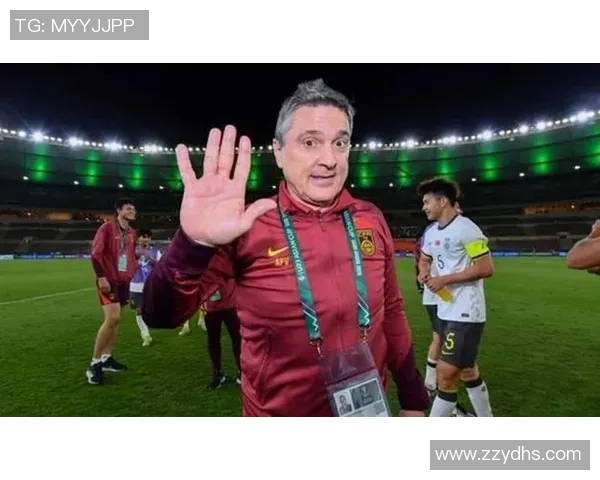 足球明星因海绵体骨折重伤休战球迷心痛期待其早日复出